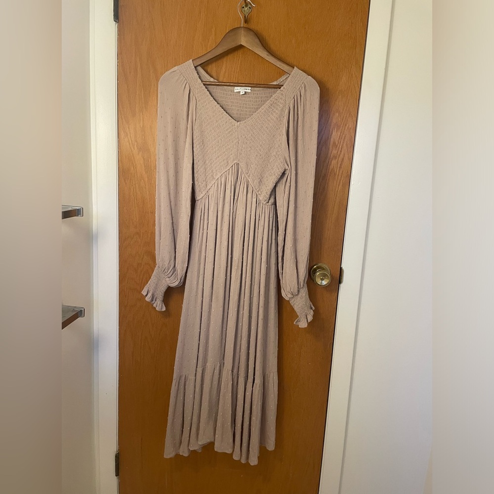 Beige / Lainey Smocked Dotted Midi Dress / Size Small